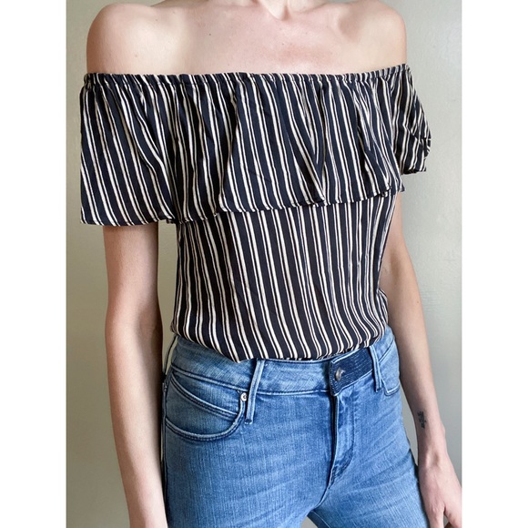 Reformation off the shoulder blouse - Picture 7 of 12